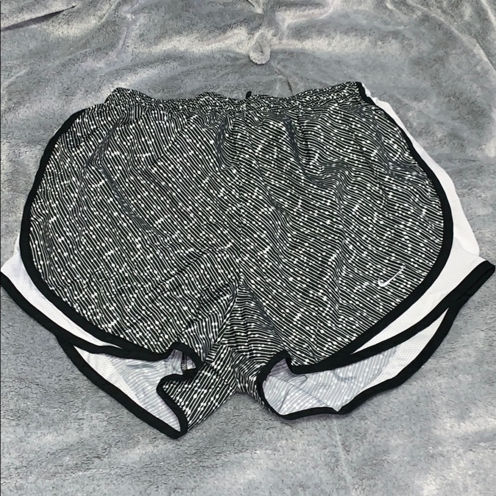 Nike pattern active running short